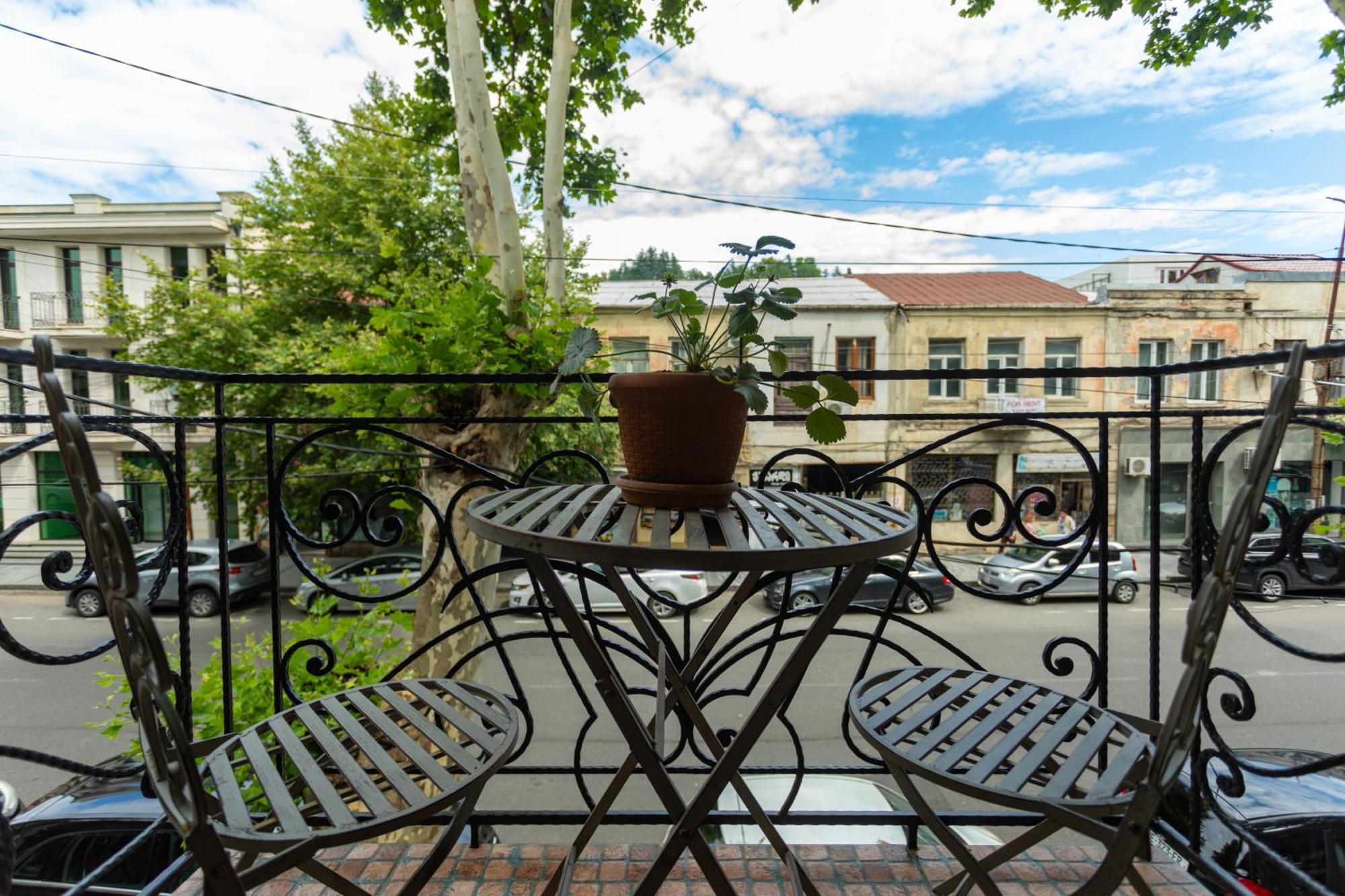 Ferienwohnung Mulberry Ბჟოლები Kutaissi Exterior foto